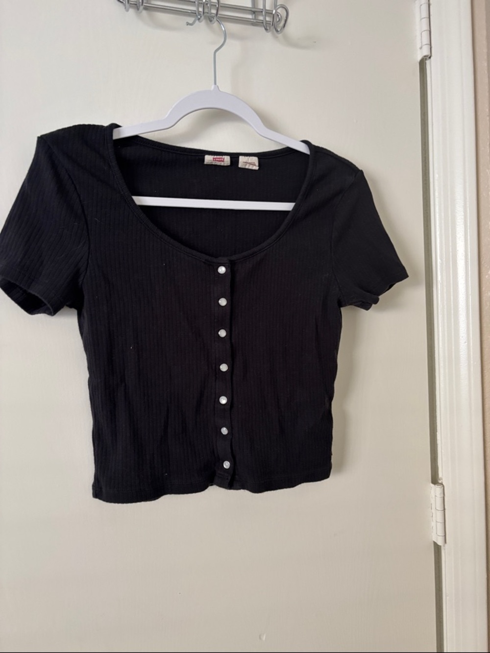 Levi's Black Ribbed Button-Front Crop Top